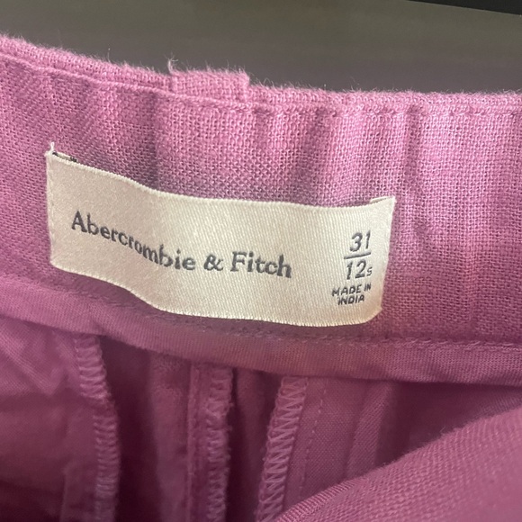 Abercrombie & Fitch
Cropped top and wide leg pant set
Size M top 
Size 12s pant - Picture 7 of 8